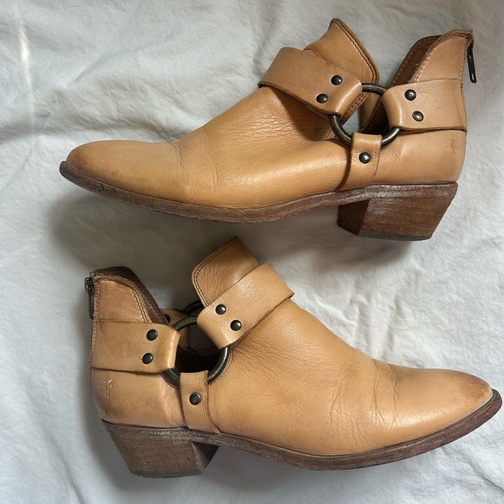FRYE Carson harness bootie Size 8